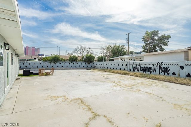 1913 Birch Street, Las Vegas, NV 89102