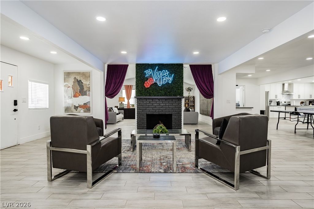 1913 Birch Street, Las Vegas, NV 89102