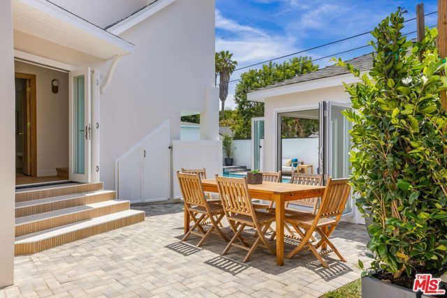 11516 Clarkson Road, Los Angeles, CA 90064