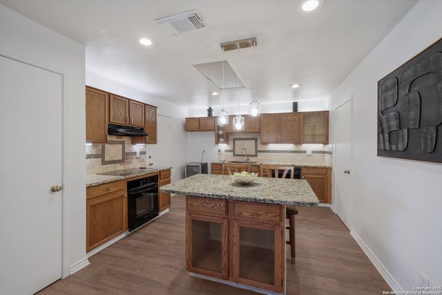 6630 Eastern Clouds, Converse, TX 78109