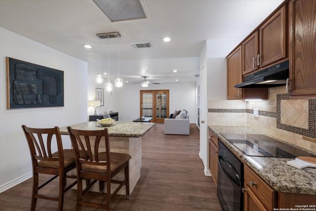 6630 Eastern Clouds, Converse, TX 78109