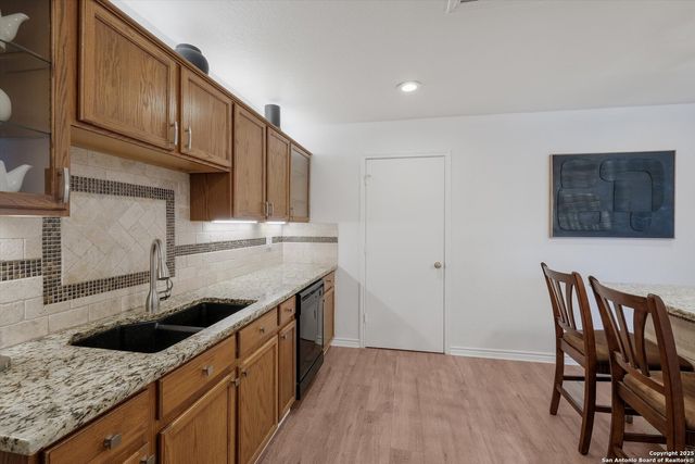 6630 Eastern Clouds, Converse, TX 78109