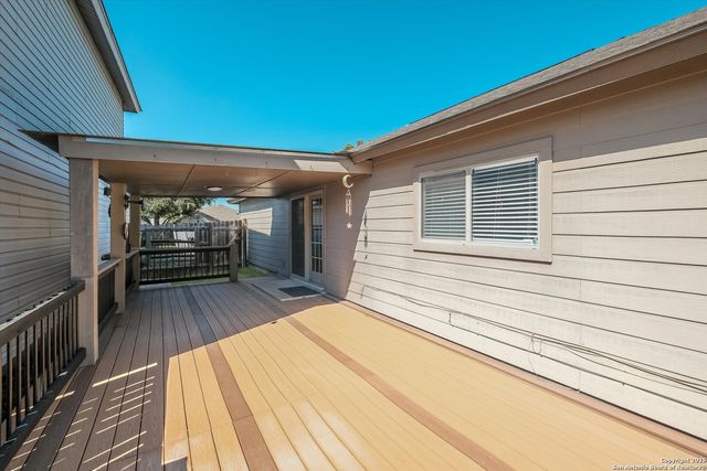 6630 Eastern Clouds, Converse, TX 78109