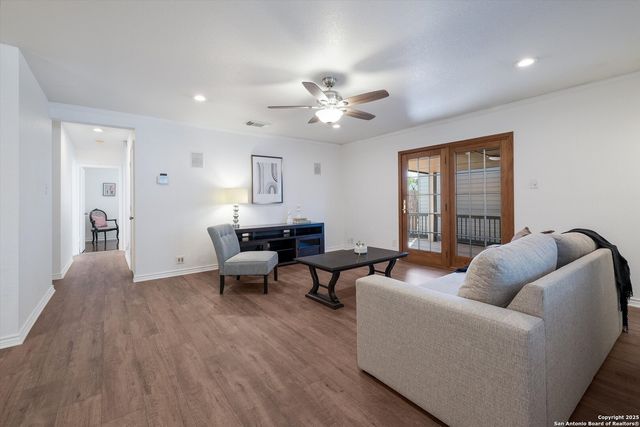 6630 Eastern Clouds, Converse, TX 78109