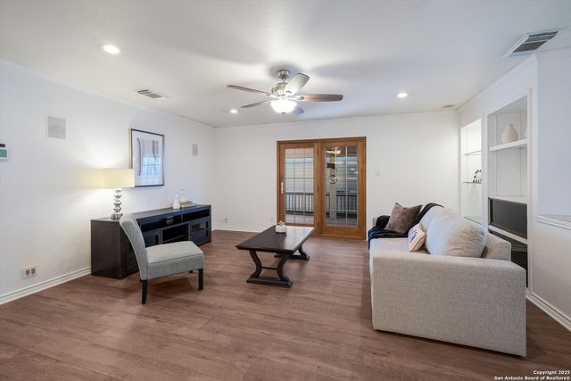 6630 Eastern Clouds, Converse, TX 78109