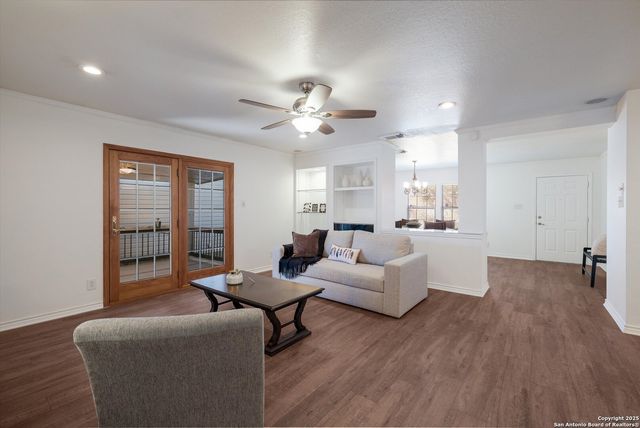 6630 Eastern Clouds, Converse, TX 78109