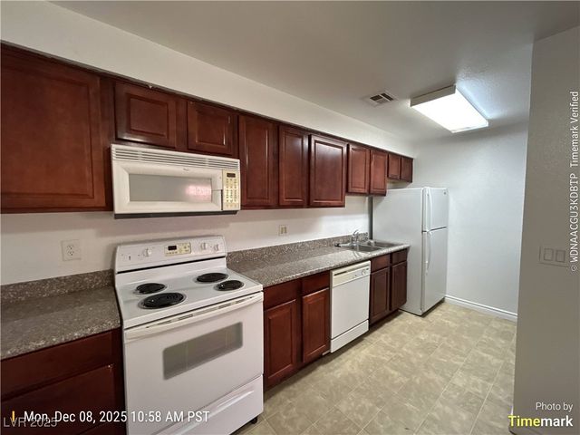 4990 River Glen Drive 172, Las Vegas, NV 89103