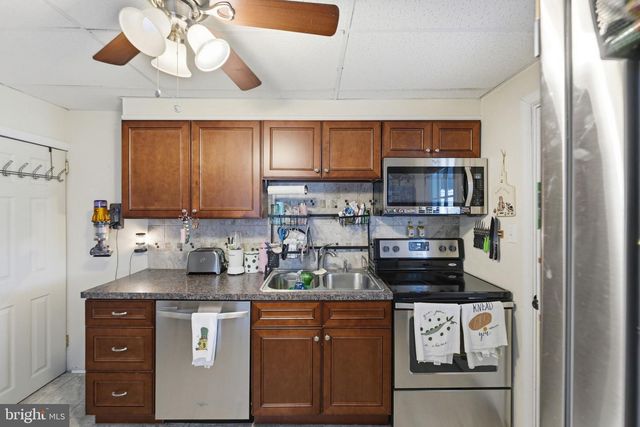 216 GRANT ST, Parkesburg, PA 19365