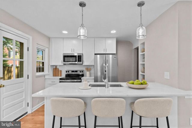 4239 32ND RD S, Arlington, VA 22206