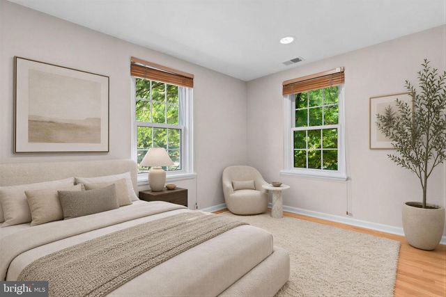 4239 32ND RD S, Arlington, VA 22206