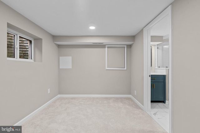 4239 32ND RD S, Arlington, VA 22206