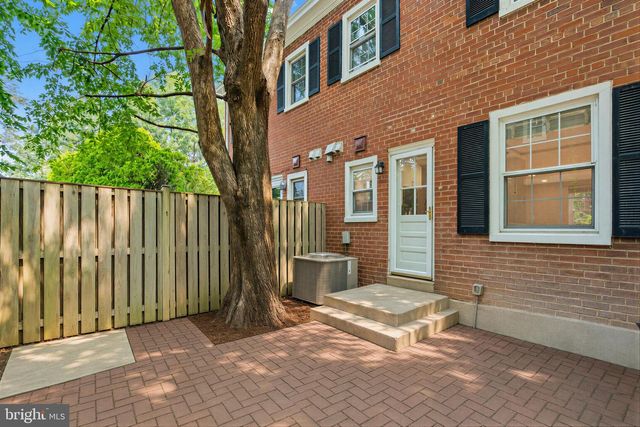 4239 32ND RD S, Arlington, VA 22206