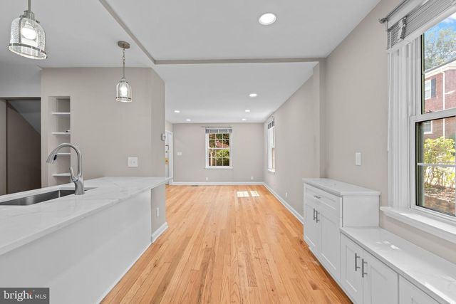4239 32ND RD S, Arlington, VA 22206