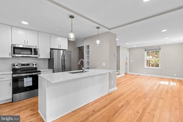 4239 32ND RD S, Arlington, VA 22206