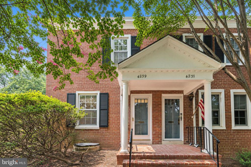 4239 32ND RD S, Arlington, VA 22206