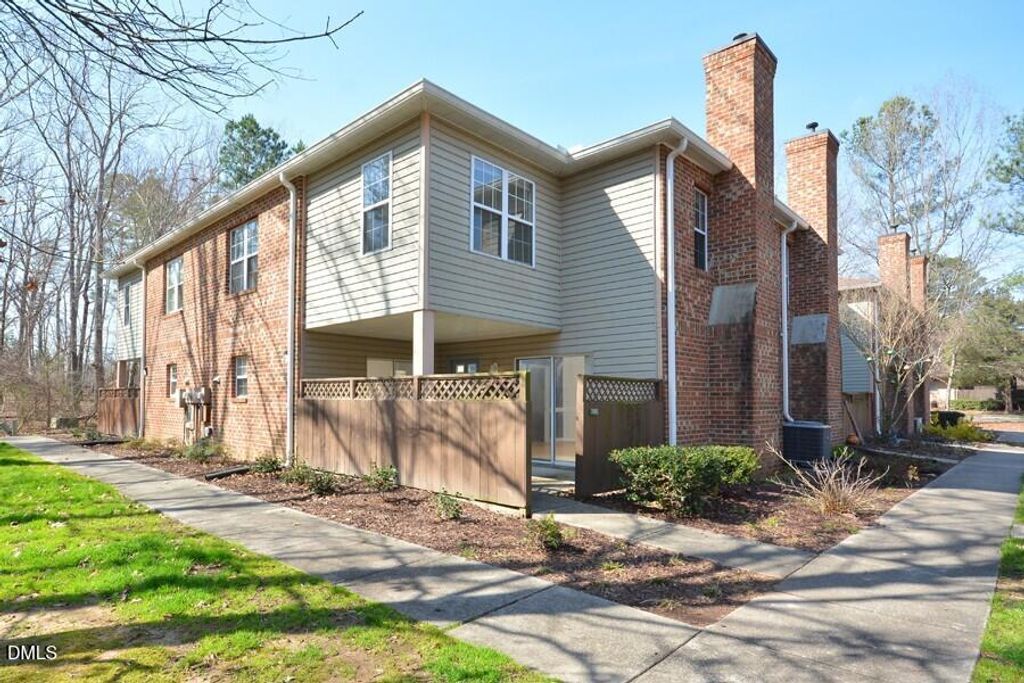 425 Summerwalk, Chapel Hill, NC 27517