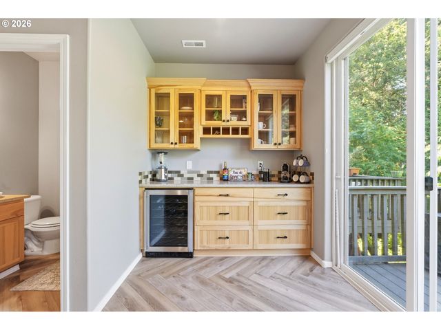 9097 Sw SWEEK Dr, Tualatin, OR 97062