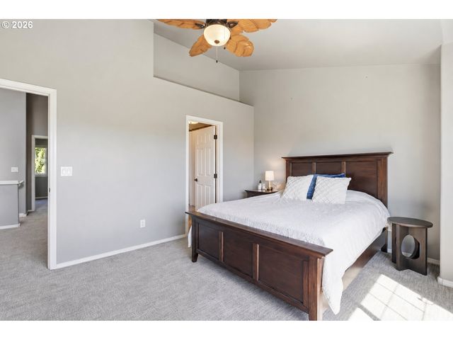 9097 Sw SWEEK Dr, Tualatin, OR 97062