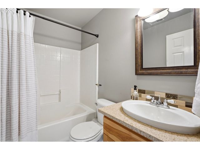 9097 Sw SWEEK Dr, Tualatin, OR 97062