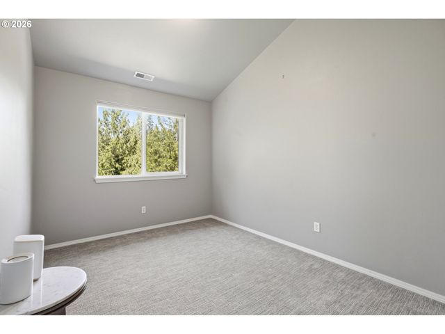 9097 Sw SWEEK Dr, Tualatin, OR 97062