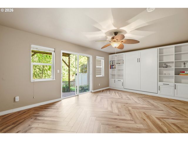 9097 Sw SWEEK Dr, Tualatin, OR 97062