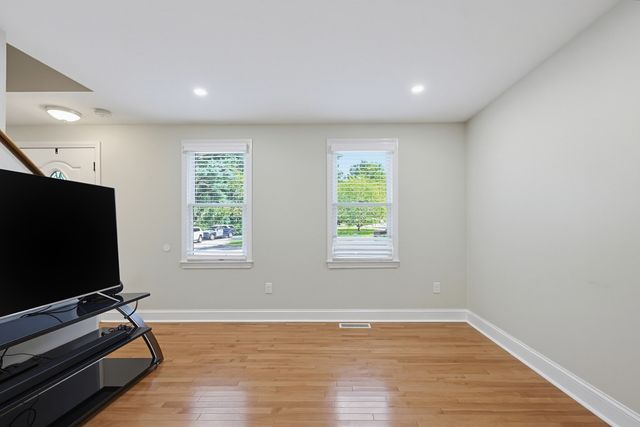 22 Starrett Ave, Middleboro, MA 02346