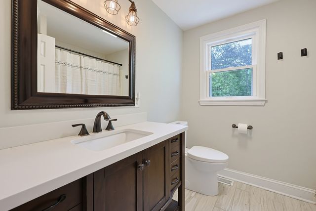 22 Starrett Ave, Middleboro, MA 02346