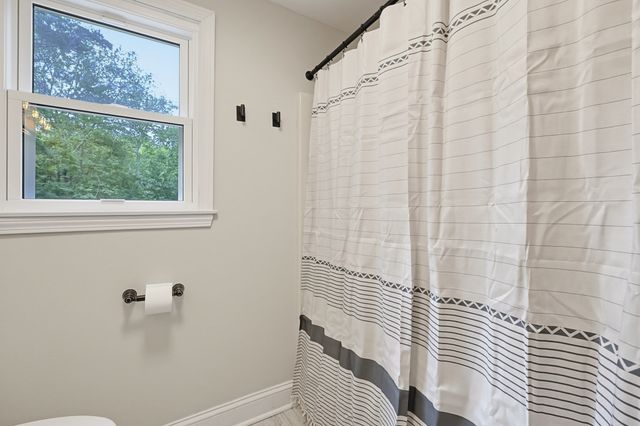 22 Starrett Ave, Middleboro, MA 02346