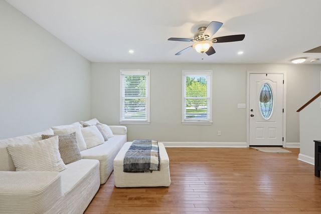 22 Starrett Ave, Middleboro, MA 02346