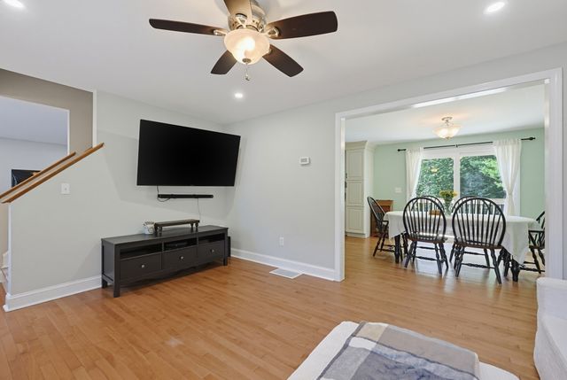 22 Starrett Ave, Middleboro, MA 02346