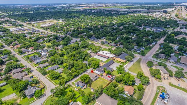 122 W Grand Prairie Road, Grand Prairie, TX 75051