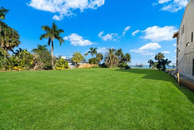 6100 BAHAMA SHORES DRIVE S, St Petersburg, FL 33705