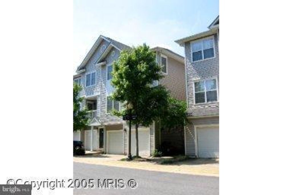 12739 FAIR BRIAR LN #12739, Fairfax, VA 22033