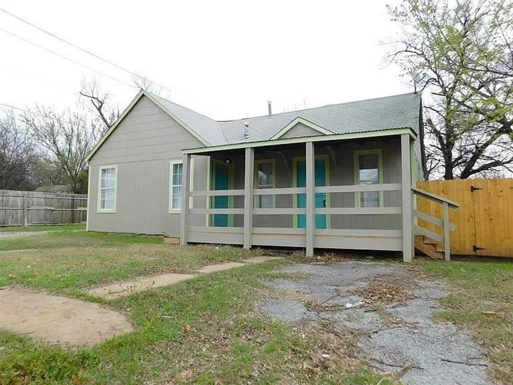 305 NW 16th St, Lawton, OK 73507