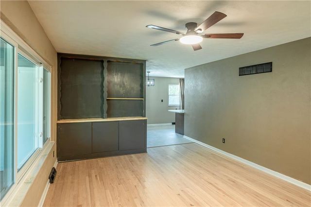 2806 N River Boulevard, Independence, MO 64050