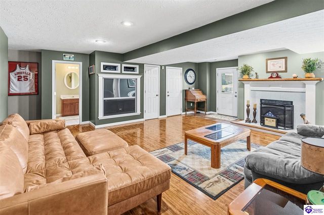 94 Bentley Boulevard, Elizabethtown, KY 42701