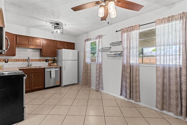 1101 SPRUCE COURT, Tavares, FL 32778