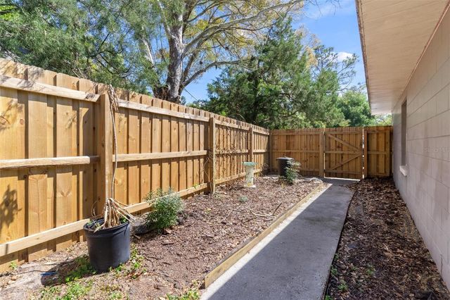 1101 SPRUCE COURT, Tavares, FL 32778