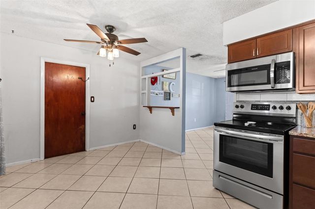 1101 SPRUCE COURT, Tavares, FL 32778