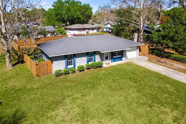 1101 SPRUCE COURT, Tavares, FL 32778