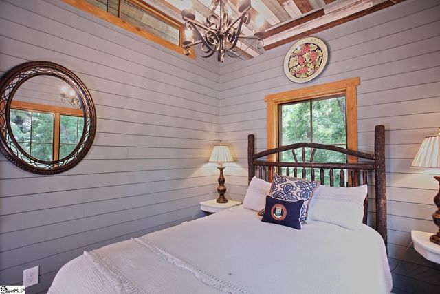 275 Jocassee Lake Road, Salem, SC 29676