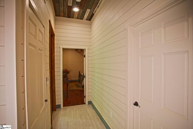 275 Jocassee Lake Road, Salem, SC 29676