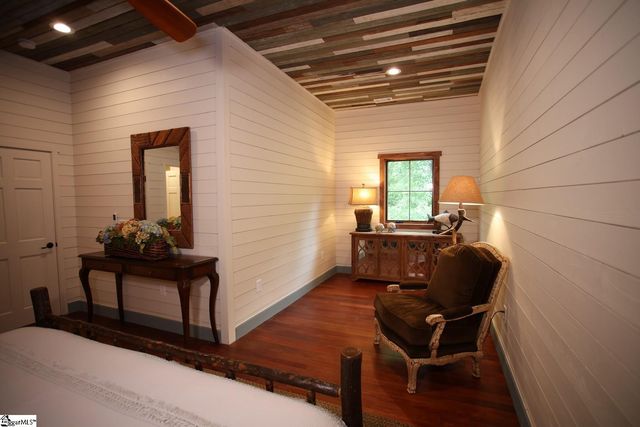 275 Jocassee Lake Road, Salem, SC 29676