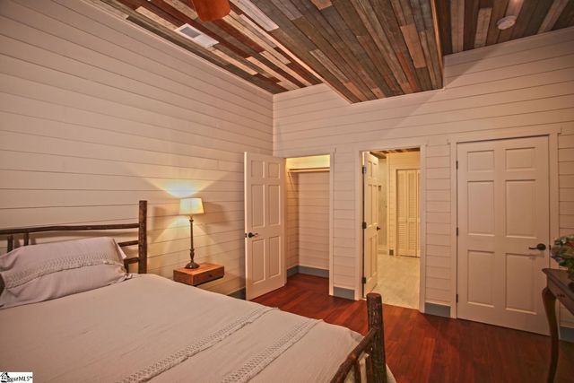 275 Jocassee Lake Road, Salem, SC 29676