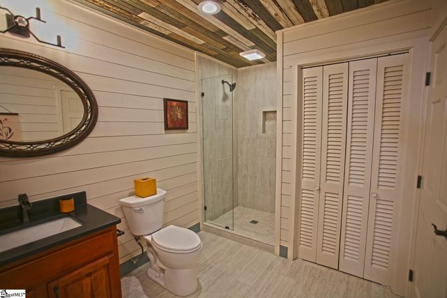 275 Jocassee Lake Road, Salem, SC 29676