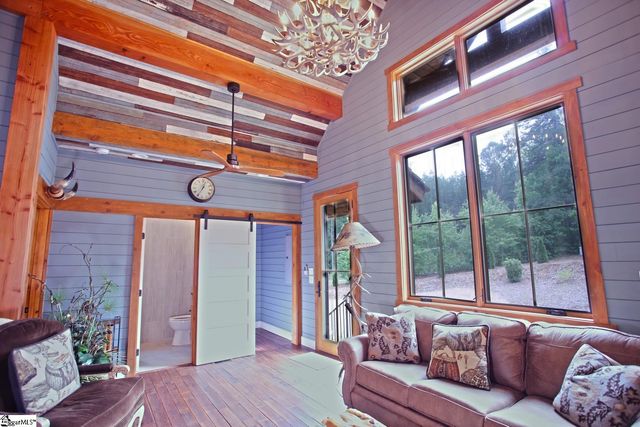 275 Jocassee Lake Road, Salem, SC 29676