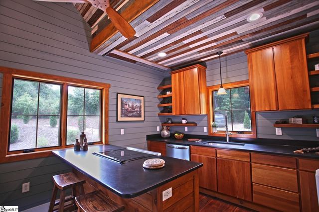 275 Jocassee Lake Road, Salem, SC 29676