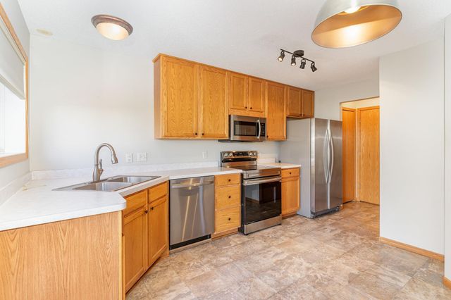 15684 Finewood Court, Apple Valley, MN 55124