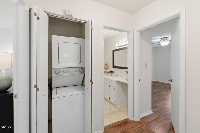 127 Essex Drive, Chapel Hill, NC 27514