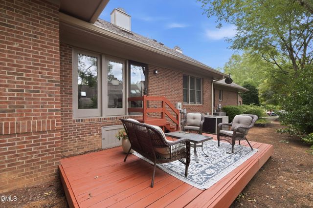 127 Essex Drive, Chapel Hill, NC 27514